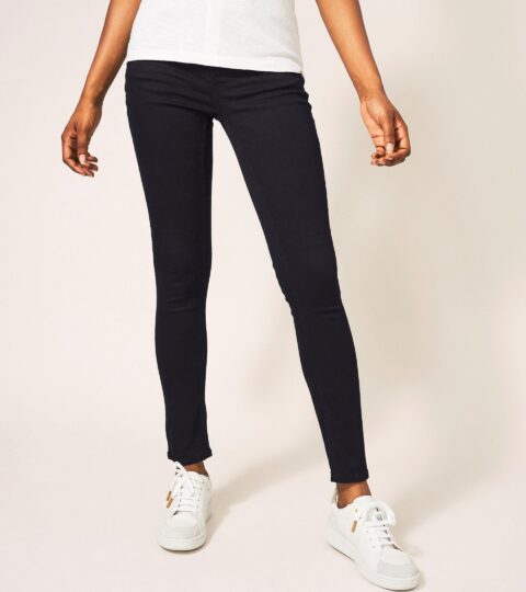 Amelia Skinny Leg Jeans In BLACK DENIM